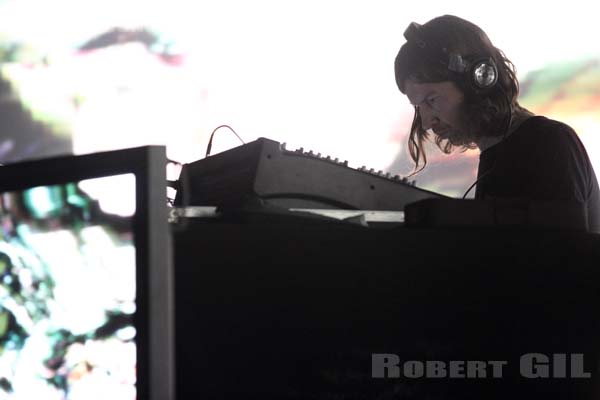 APHEX TWIN - 2011-10-28 - PARIS - Espace Charlie Parker - Grande Halle - 